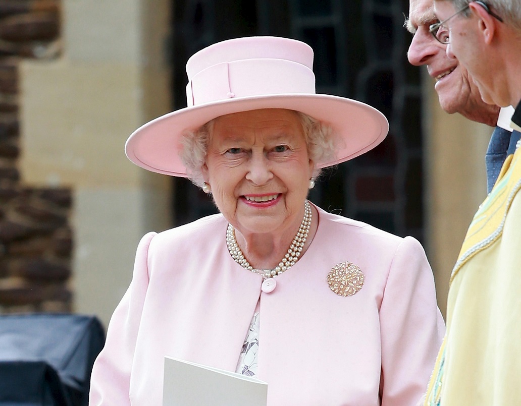 Queen leads London's VJ Day 70th anniversary celebrations