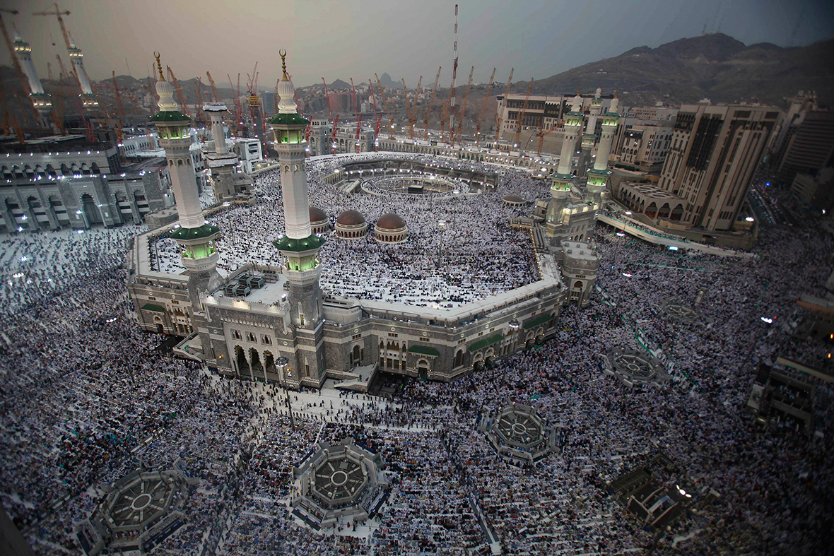 Eid al-Adha 2015: Millions make Hajj pilgrimage to Mecca 
