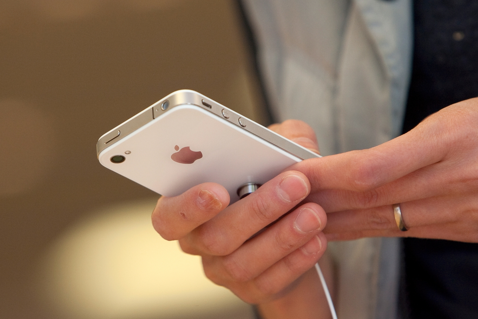 Apple fails in bid to patent 'Swipe-to-unlock' feature | IBTimes UK