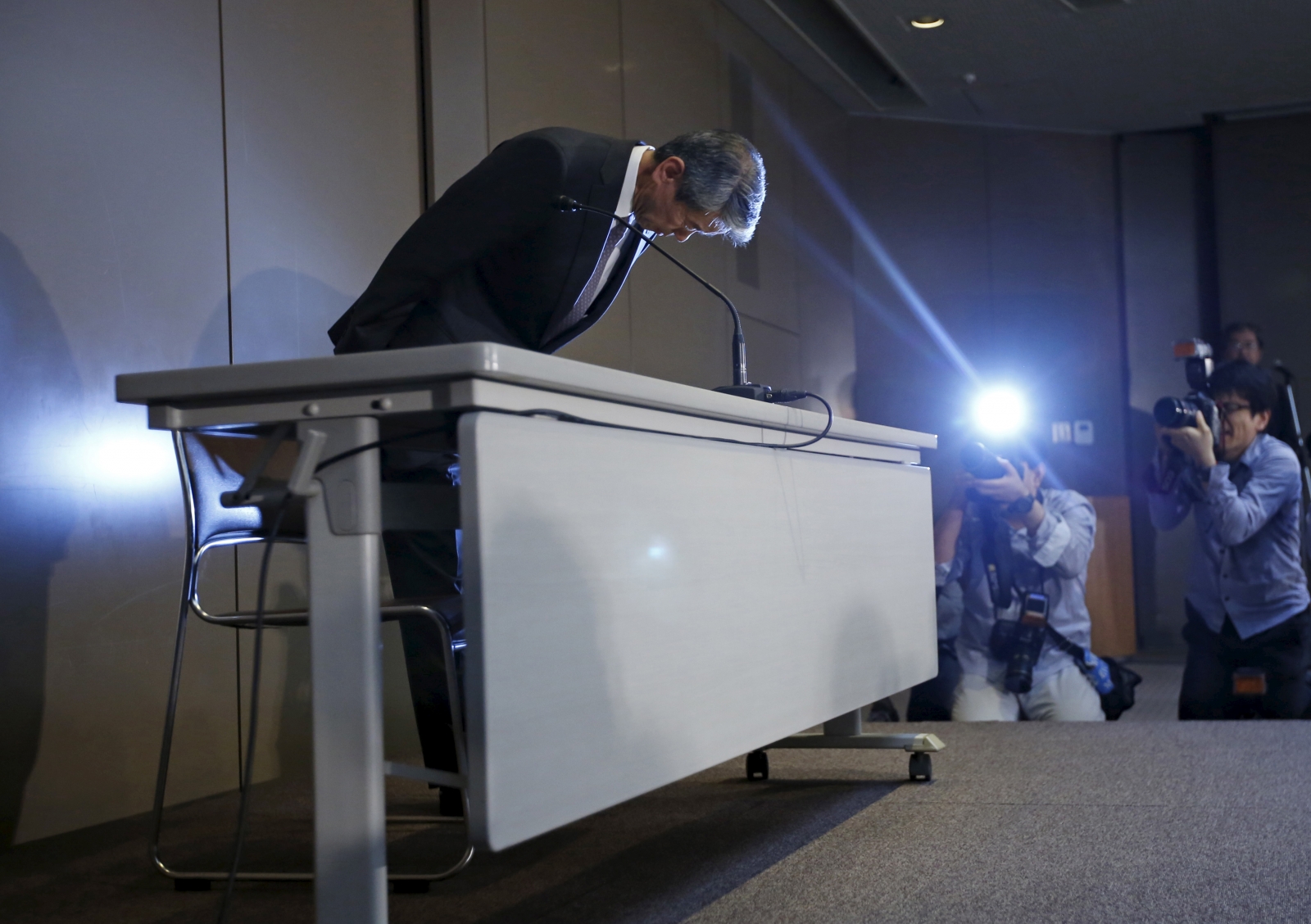 Toshiba CEO Hisao Tanaka Toshiba CEO Hisao Tanaka