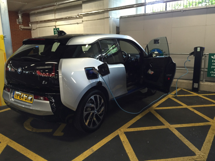 BMW i3 charging