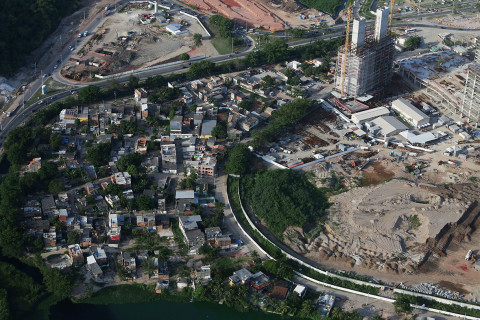 Rio 2016 Autodromo favela