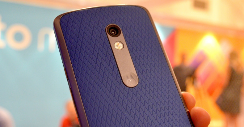 Moto X Play Review