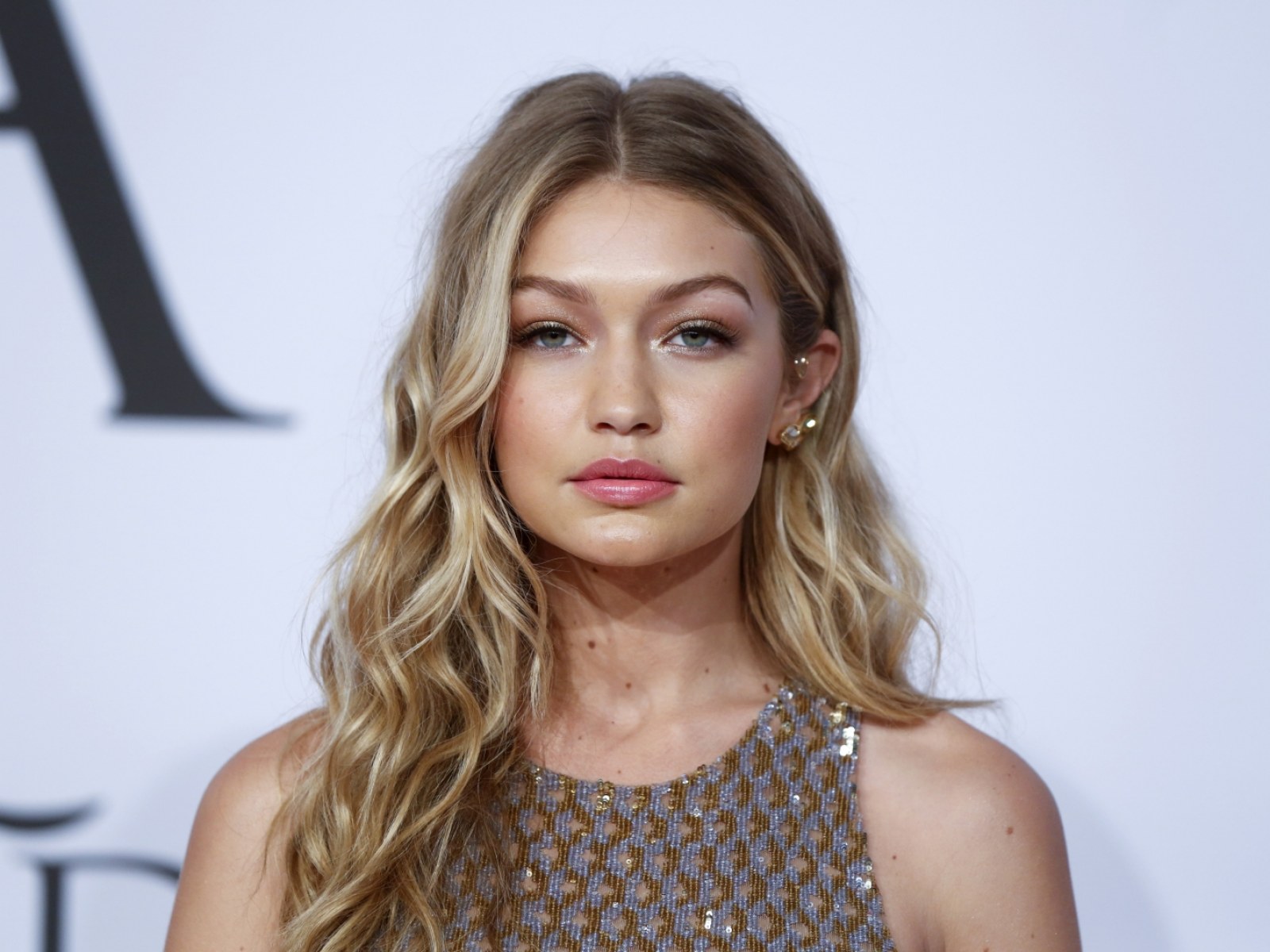 Who Is Gigi Hadid? How Rising Model Replaced Cara Delevingne As The New  Face Of Topshop