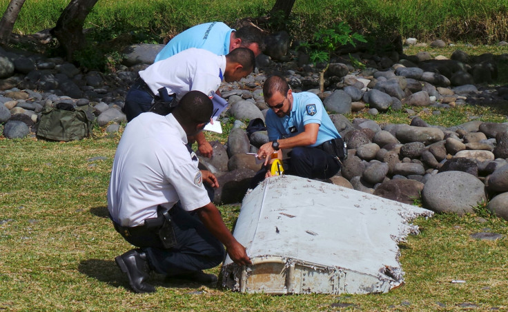 MH370 debris Reunion island suitcase