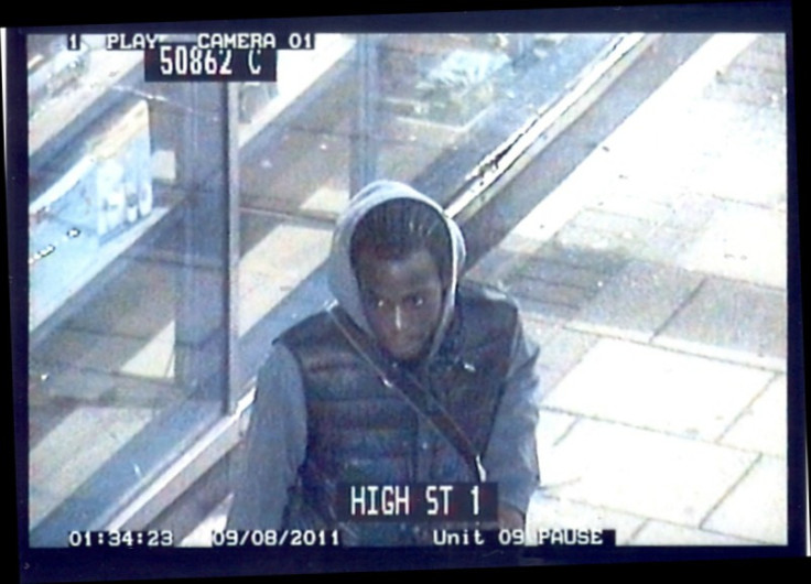 London Riots 2011 Suspects: Met Police Releases Images of Looters and Rioters.