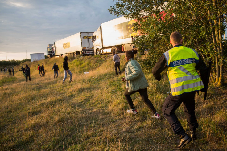 Migrants avoid security in Calais
