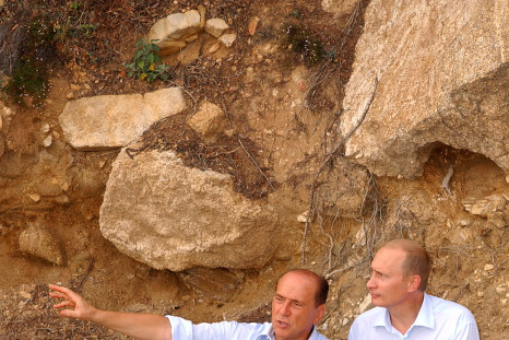 Berlusconi and Putin hang out in VillaCertosa