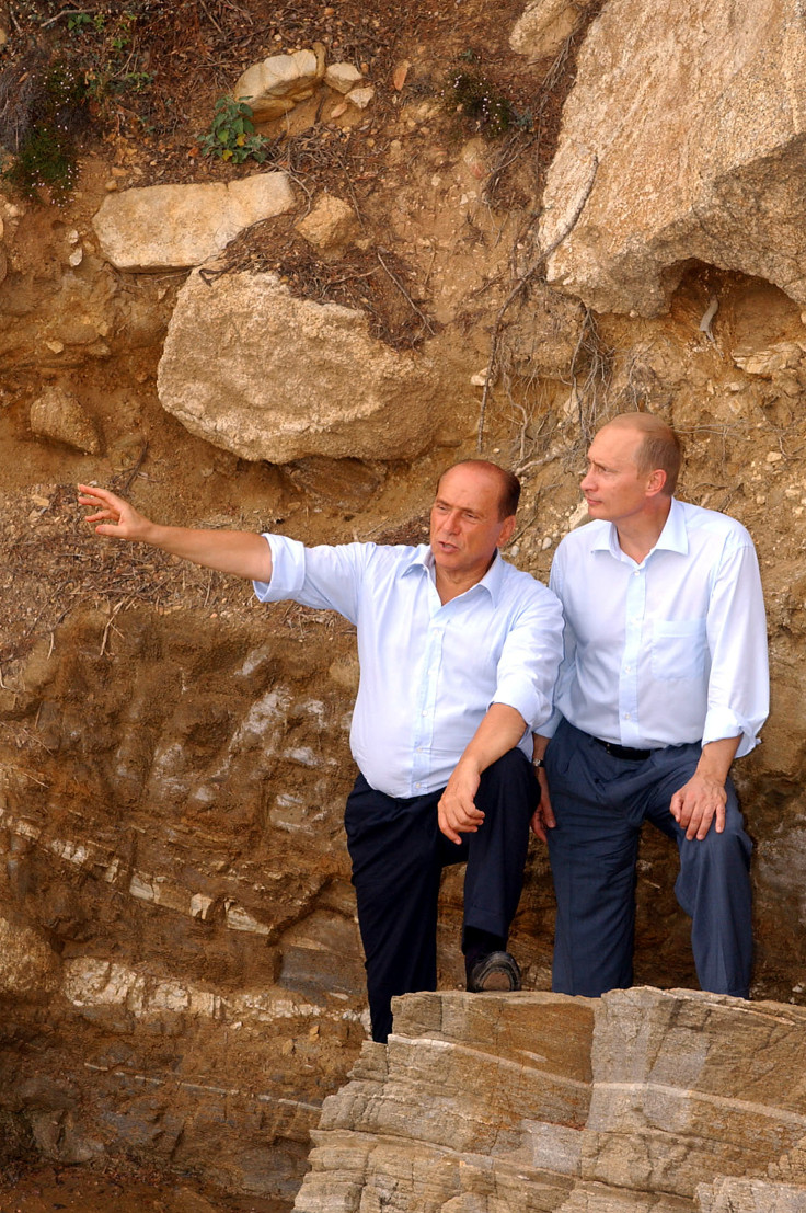 Berlusconi and Putin hang out in VillaCertosa