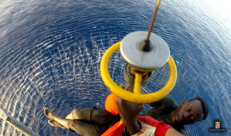 Italian navy helicopter rescue migrants