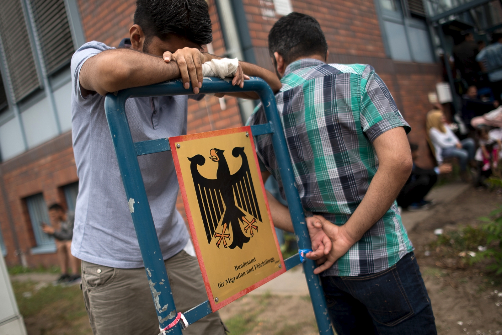 EU Migrant Crisis Germany Expects Record 800 000 Asylum Requests In 2015