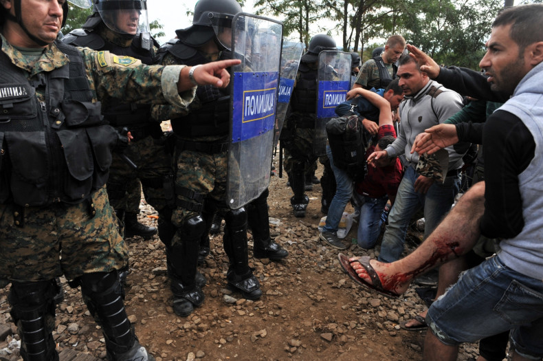 Macedonia migrant tear gas Greece
