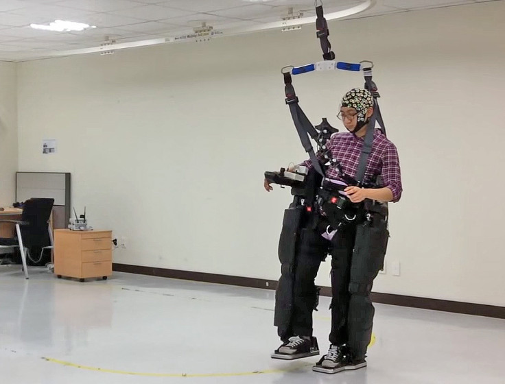 Focusing on LEDs makes robotic exoskeleton work