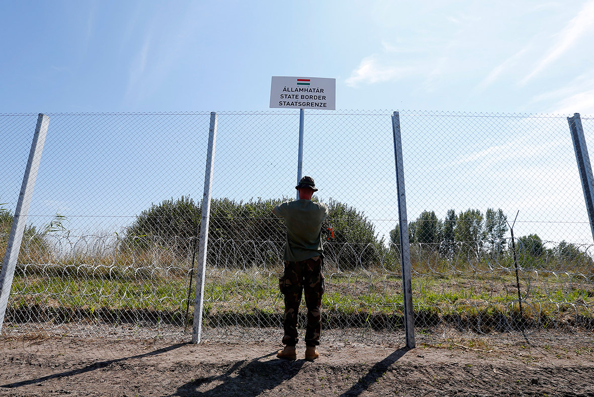 Migrants Hungary EU fence