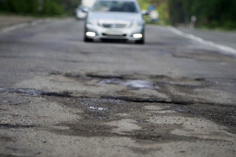 Google patent navigates around potholes