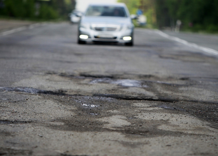 Google patent navigates around potholes