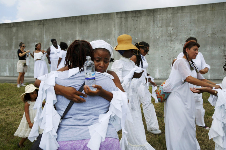 Residents at Industrial Canal levee, New Orleans