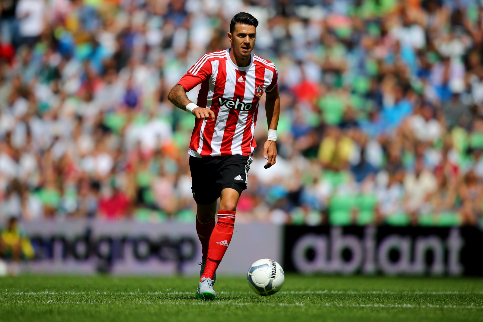 Manchester United begin talks with Southampton over £8m-rated Jose Fonte