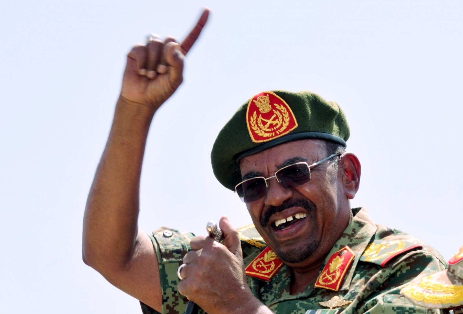 Sudan President Omar alBashir reopens borders with South Sudan