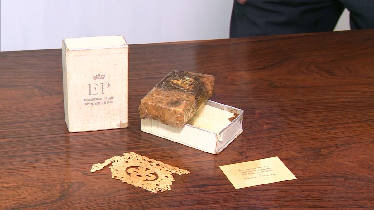 Queen Elizabeth Ii Slice Of Monarch S 1947 Wedding Cake Sold At Auction For 500