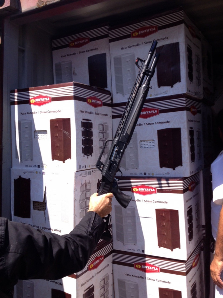 Greece Weapons cargo Libya Isis