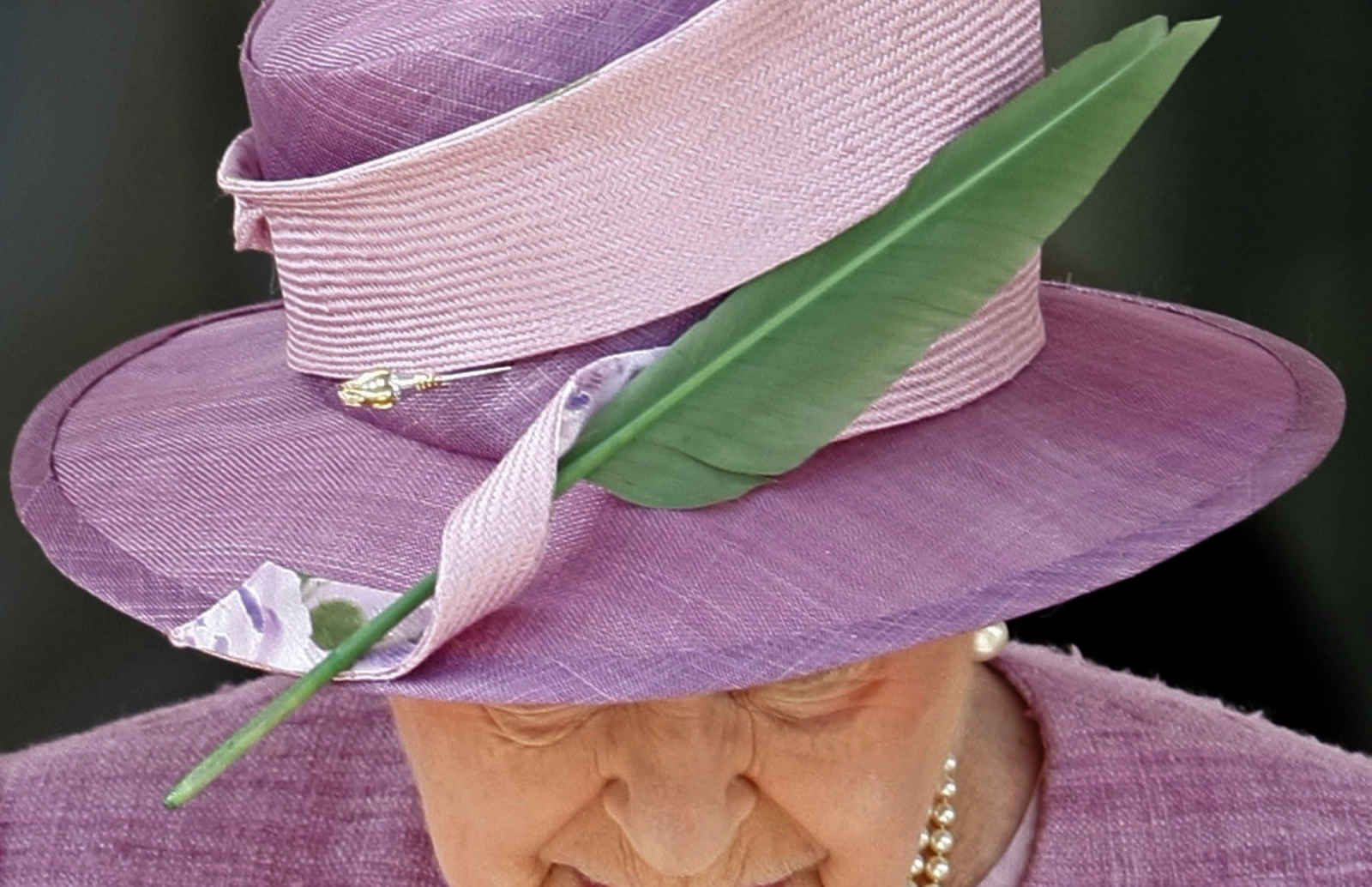 Queen Elizabeth Ii Longest Reign British Monarchs Most Iconic Hats In Photos 8464