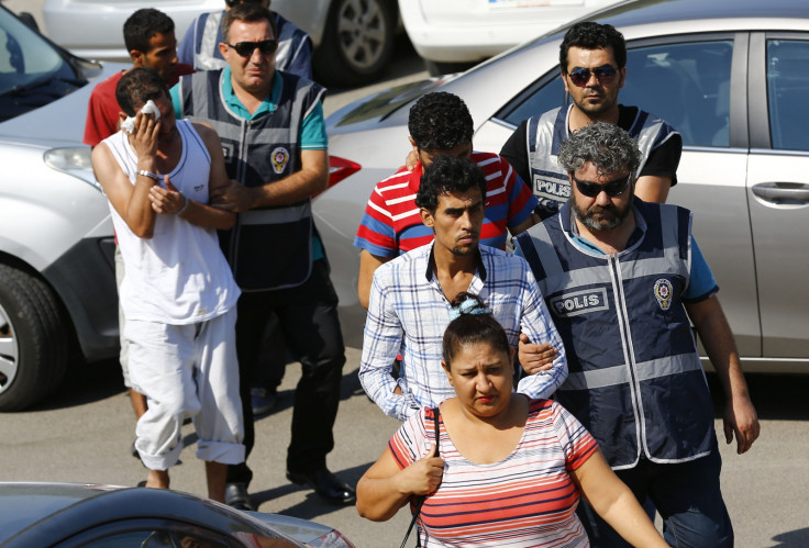 Syrians walked to court