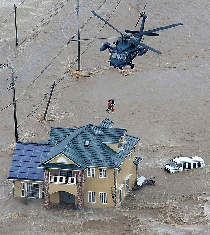 Japan storm Etau floods