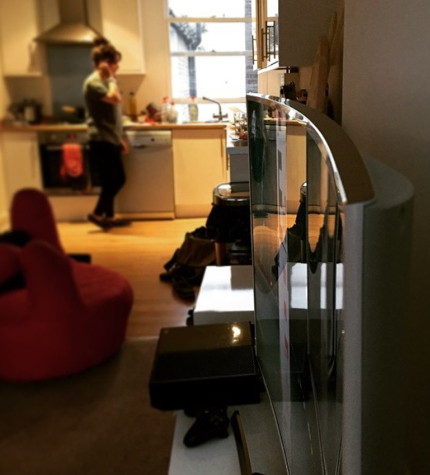 curved Samsung TV