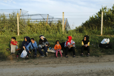 Syrian migrants at Serbian border with Croatia