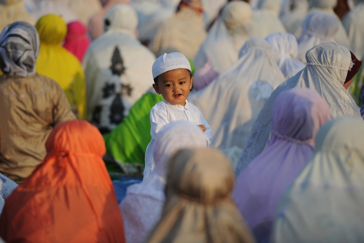 Eid al-Adha 2015: Images show Muslims celebrating Feast of 
