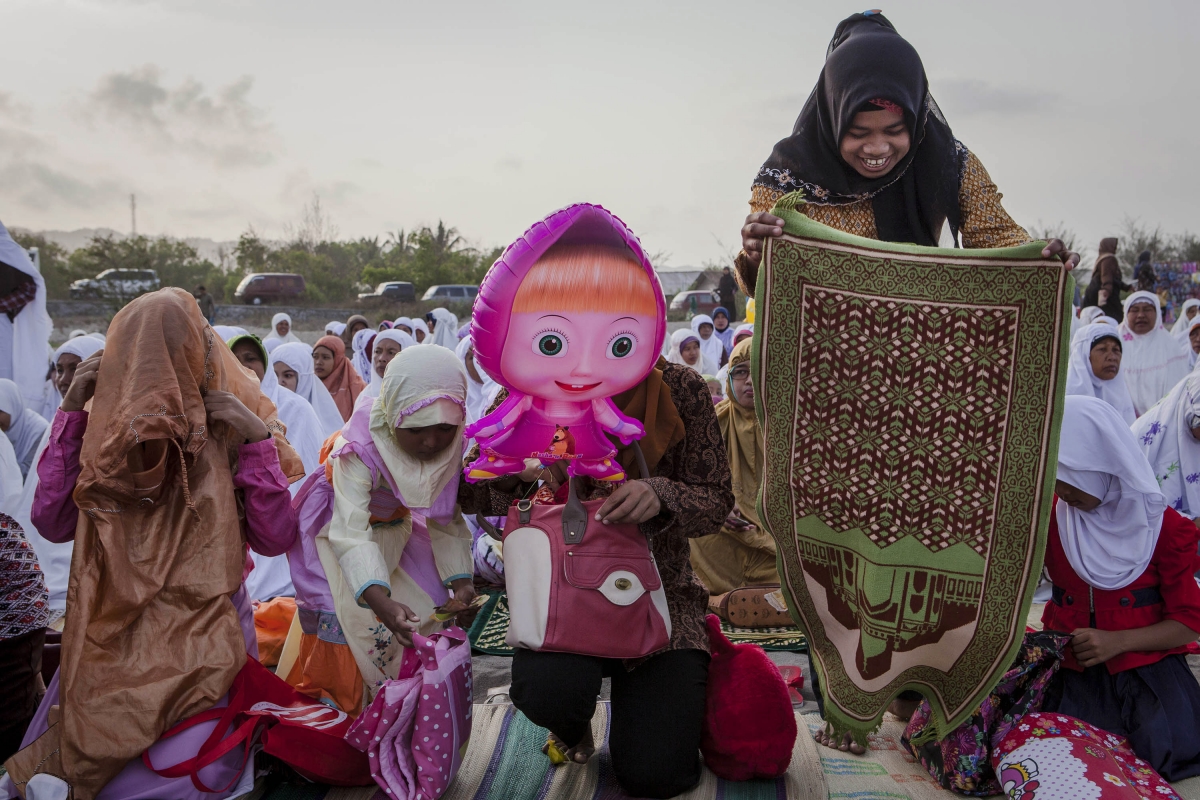 Eid al-Adha 2015: Images show Muslims celebrating Feast of 