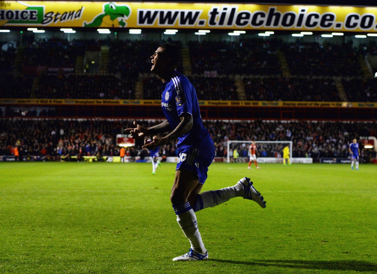 Chelsea midfielder Kenedy suffers calf injury on ...