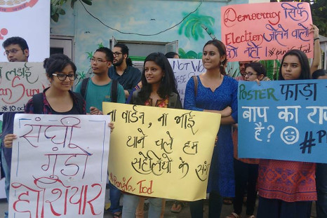 PinjraTod campaigners outside police station
