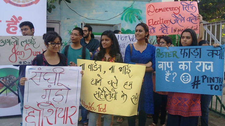 PinjraTod campaigners outside police station