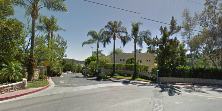  Beverly Glen gated community 