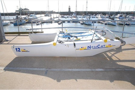 Catamaran Kent missing skipper