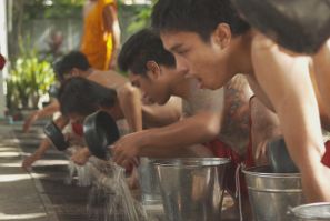 vomit temple thailand