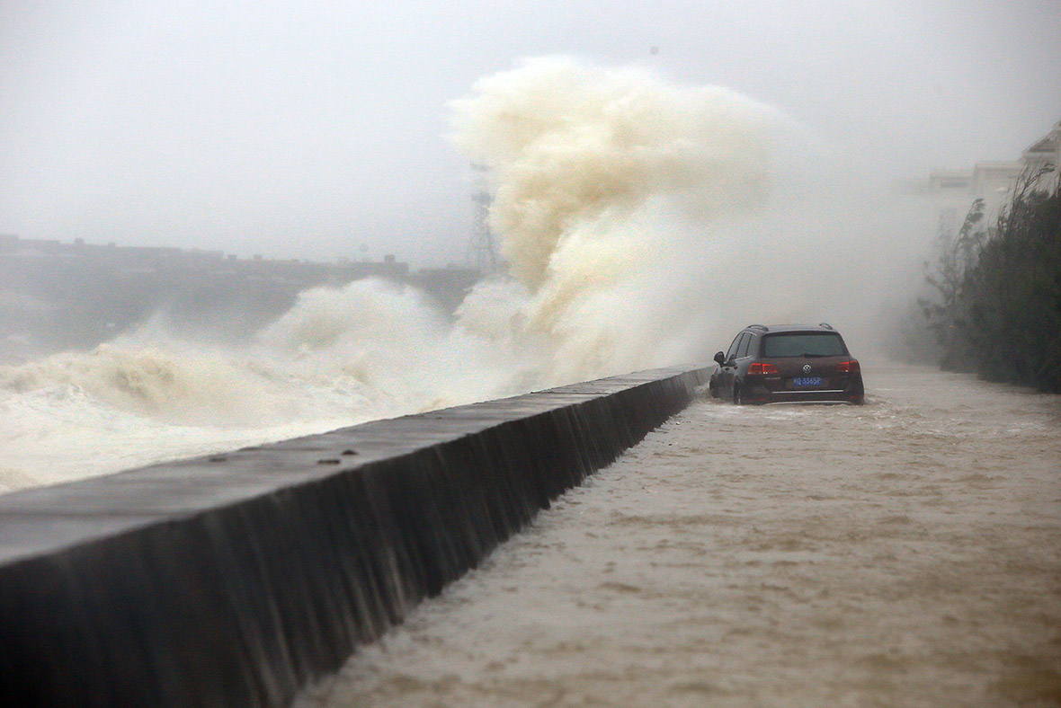 Typhoon Dujuan and supermoon cause huge waves to slam into China's east ...