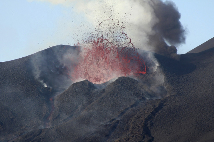 fogo volcano erupting