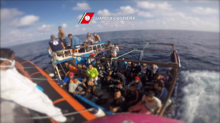 Coast guard resuce migrants