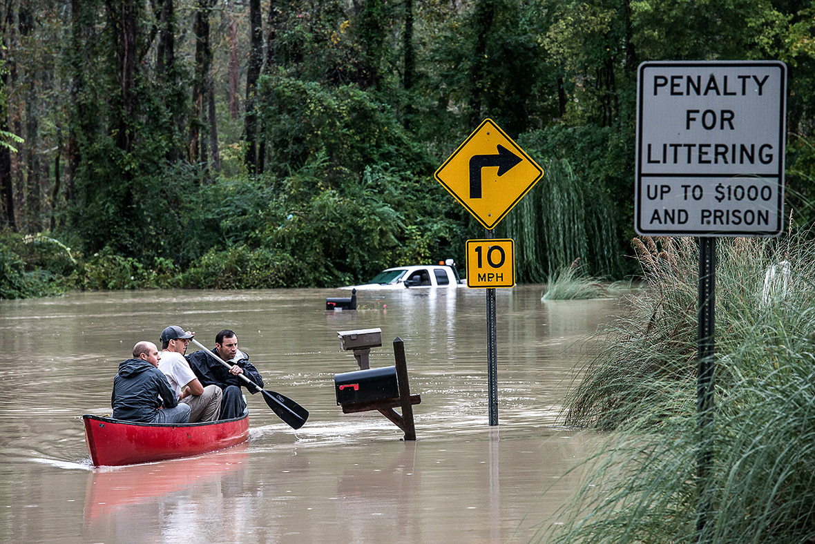 South Carolina flooding 11 killed after 2ft of rain falls in three