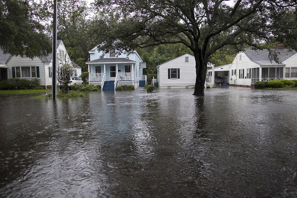 South Carolina flooding 11 killed after 2ft of rain falls in three