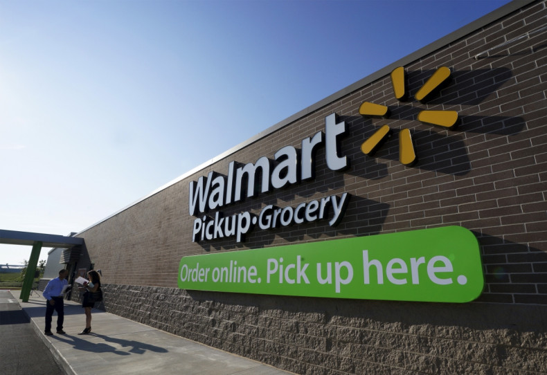 Wal-mart Stores loses $21bn in market value after it forecasts a drop in fiscal 2017 earnings