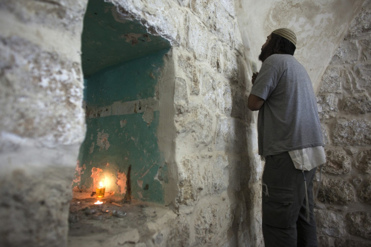 Nablus Joseph tomb torched 