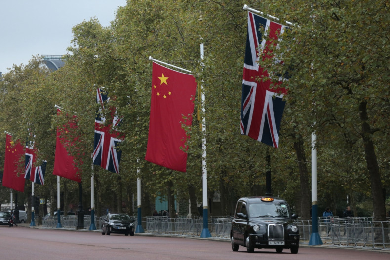 President Xi Jinping arrives in London