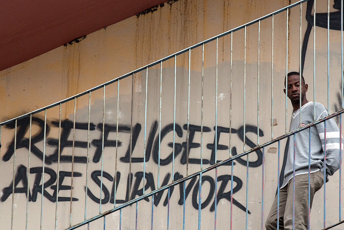 migrants Paris school