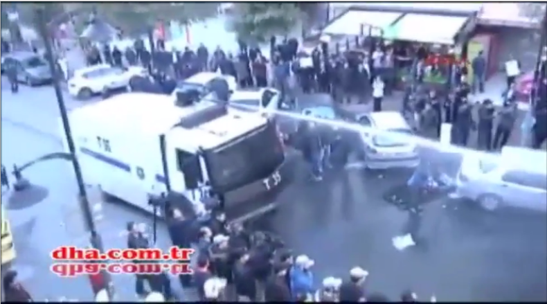 Turkish police water cannon 