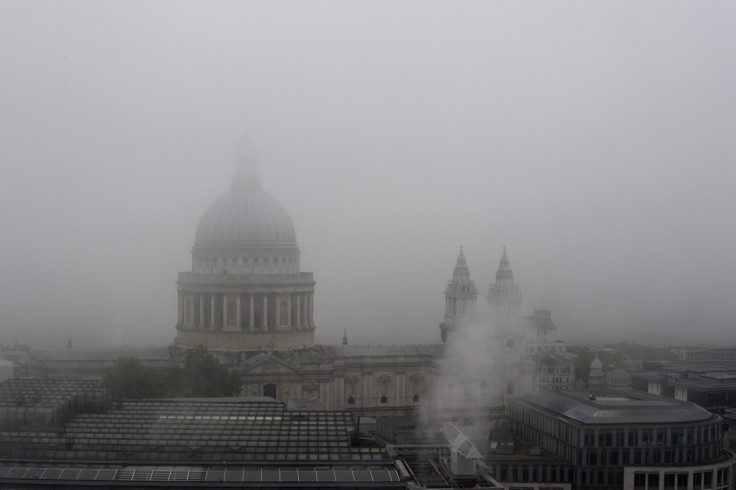 UK fog flights delayed