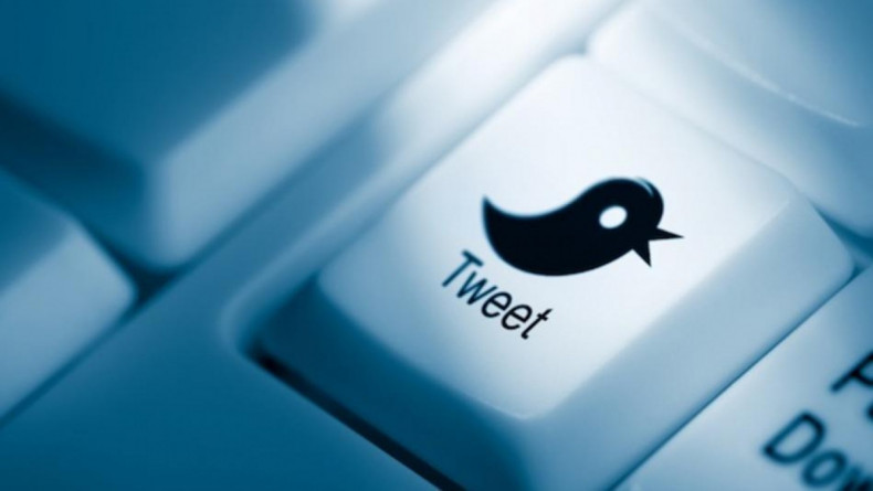 Tweeting on Twitter